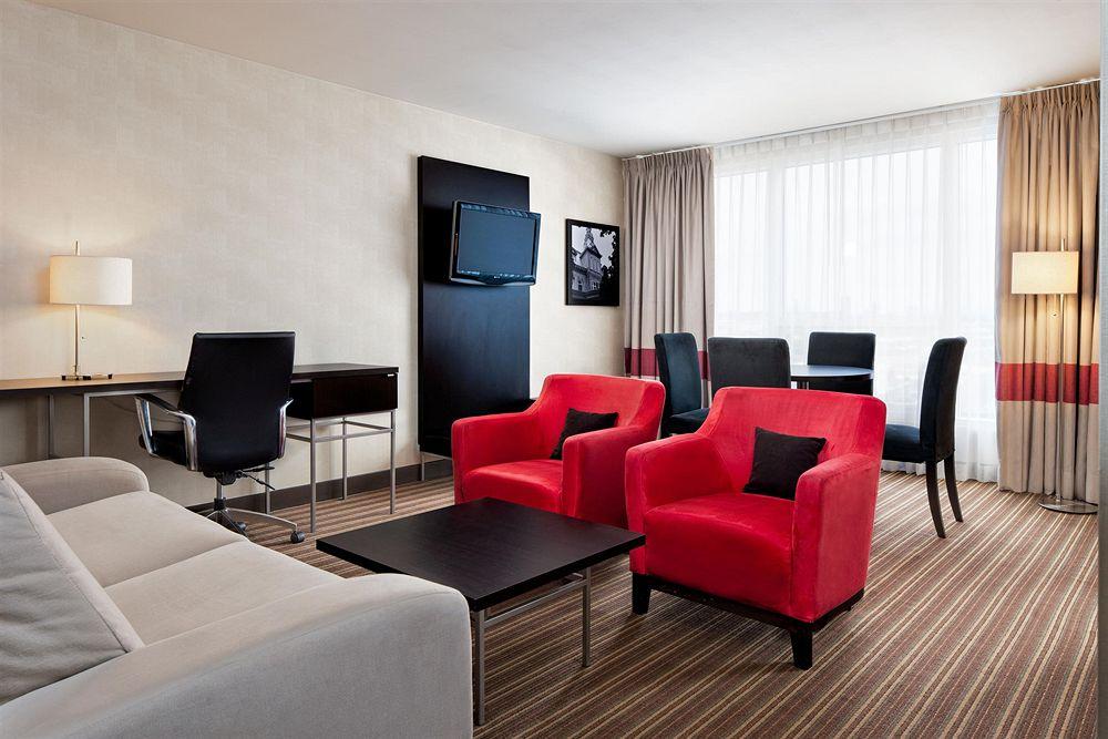 Four Points By Sheraton Levis Convention Centre מראה חיצוני תמונה
