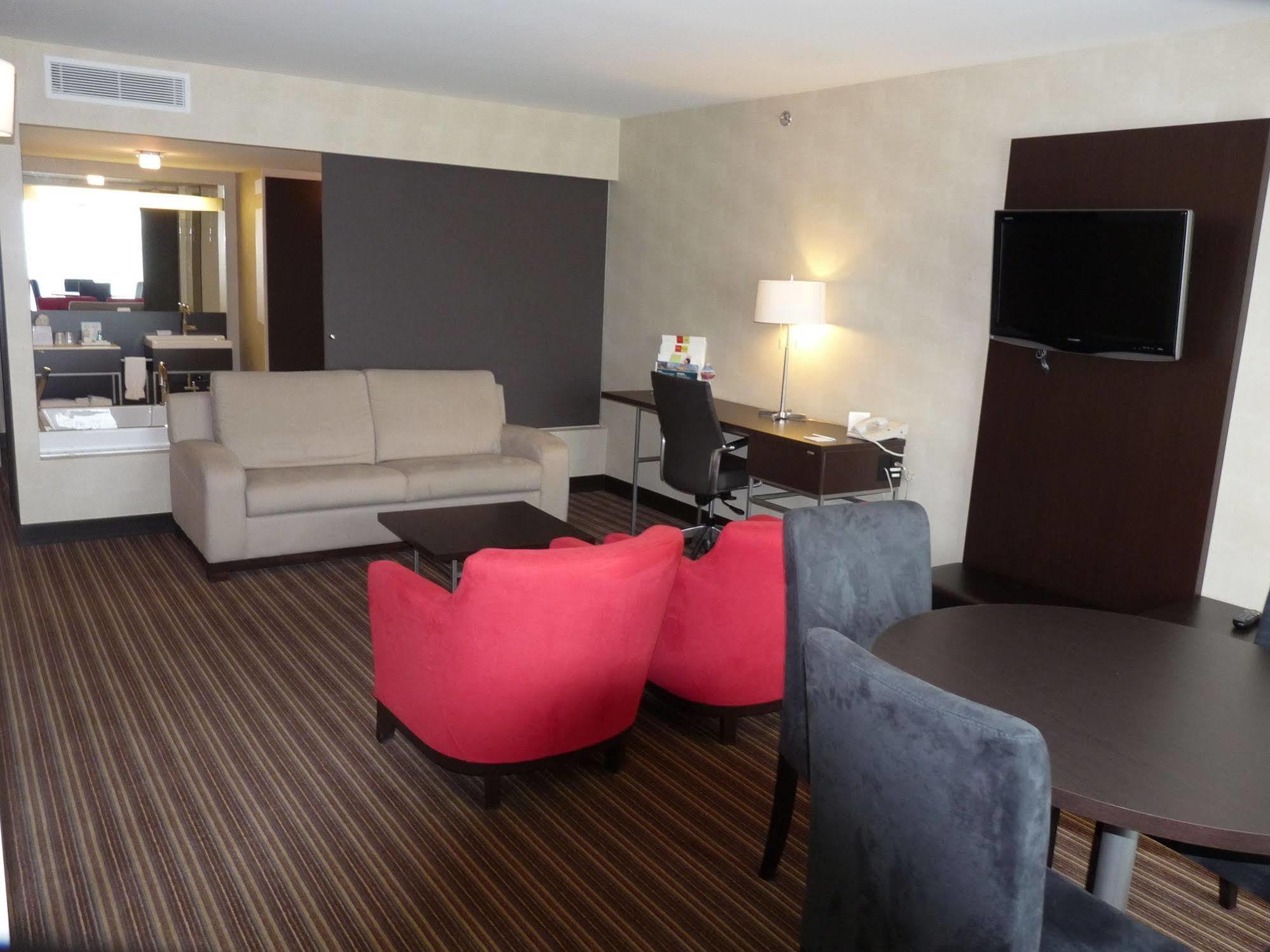 Four Points By Sheraton Levis Convention Centre מראה חיצוני תמונה