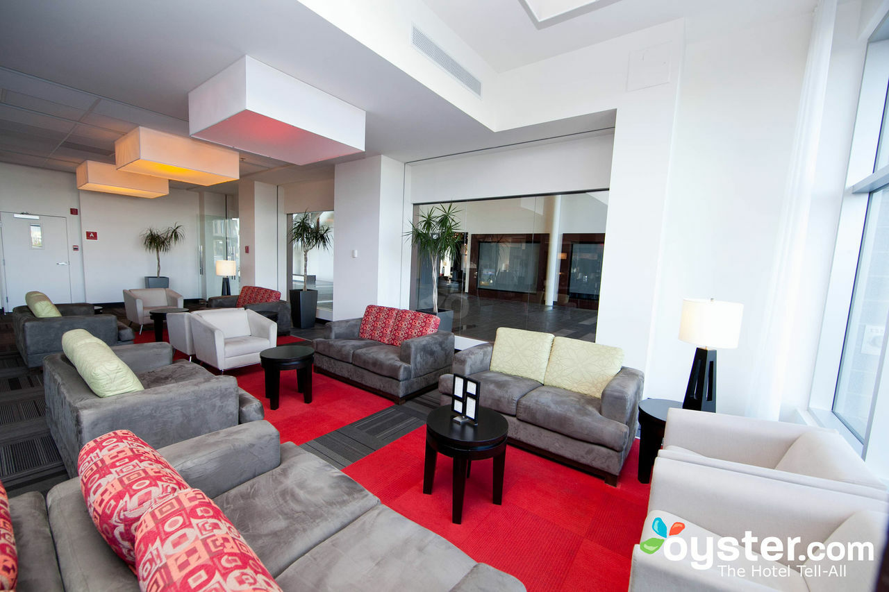 Four Points By Sheraton Levis Convention Centre מראה חיצוני תמונה